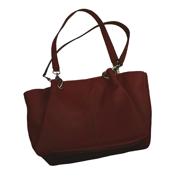 Nine West shoulder bag in deep red color. Silver hardware. In great condition. - Picture 2 of 4